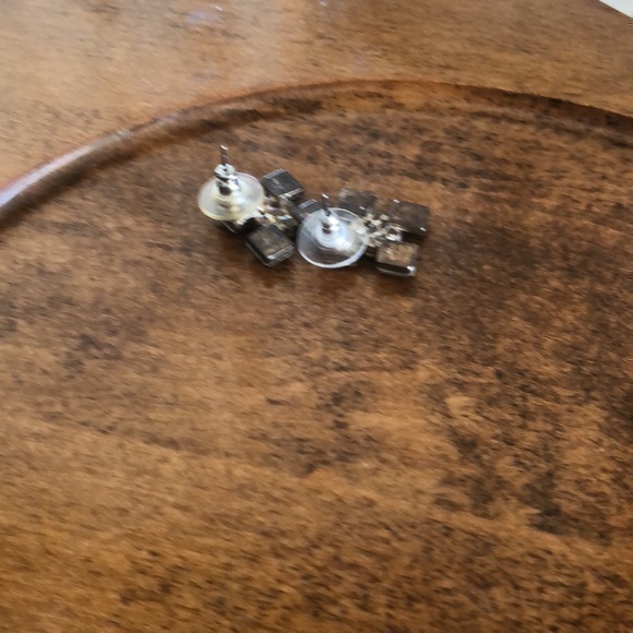 Vintage Light Root Beer Tone Pierced Earrings - Picture 2 of 3